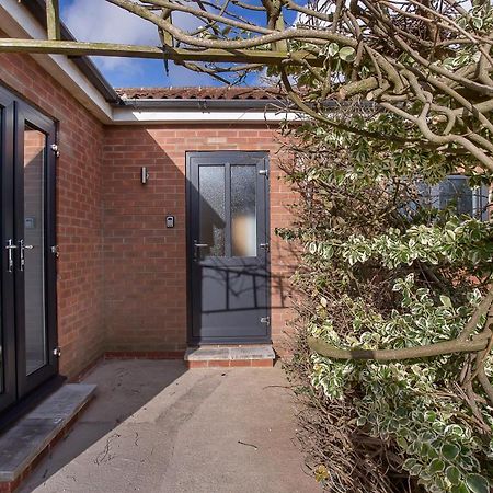 The Luxury Potting Shed With Free Parking! Apartment York Exterior photo