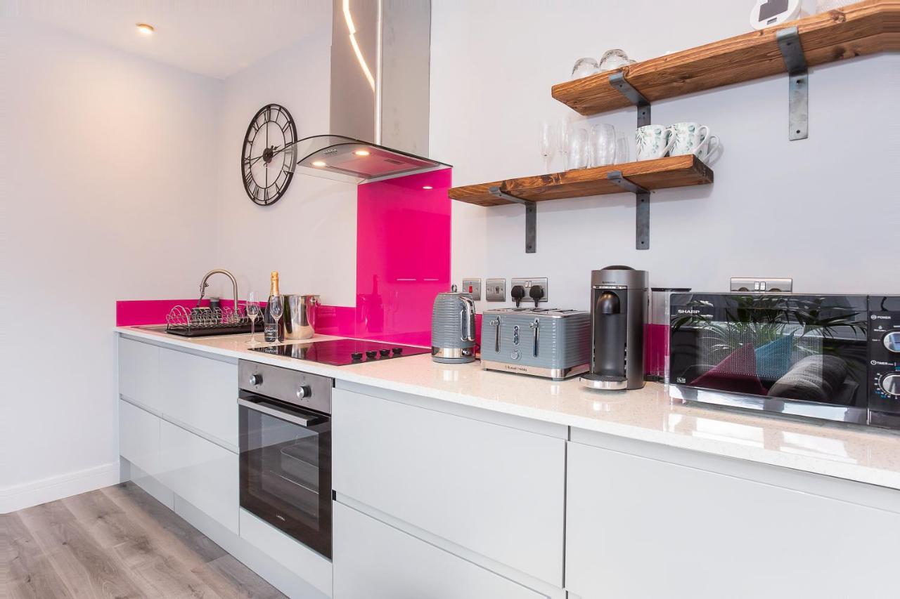 The Luxury Potting Shed With Free Parking! Apartment York Exterior photo